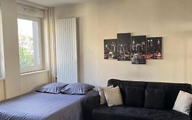 Chic Studio Courbevoie Paris